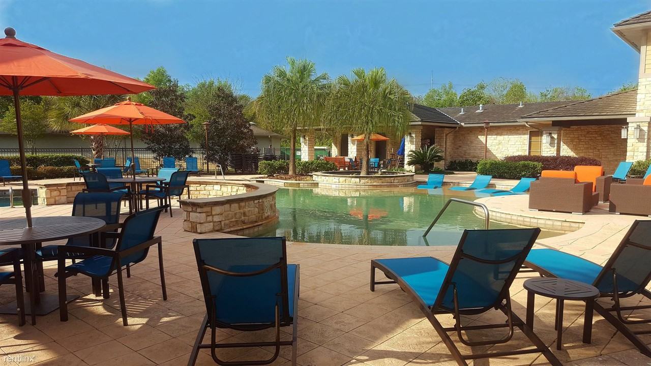 Landing Furnished Apartment Tuscany Villas - Photo 3 of 50