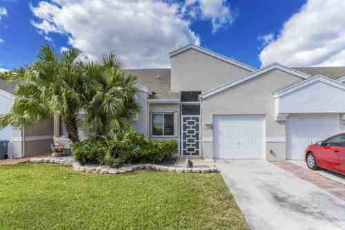 9130 Vineland Ct #C - Photo 2 of 6