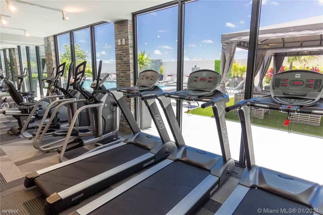 18301 S Dixie Hwy - Photo 3 of 24