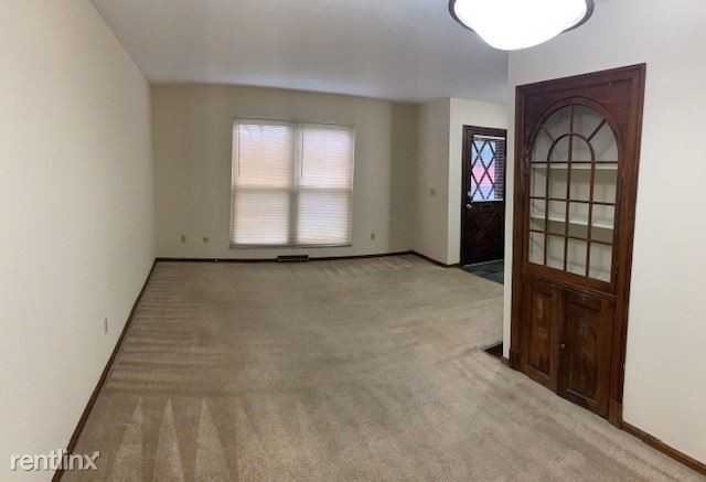 4539 Sandringham Dr - Photo 2 of 10