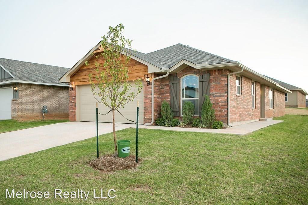 19704 Brunswick Ct - Photo 3 of 17