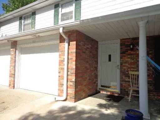 301 Brewer Dr - Photo 3 of 28