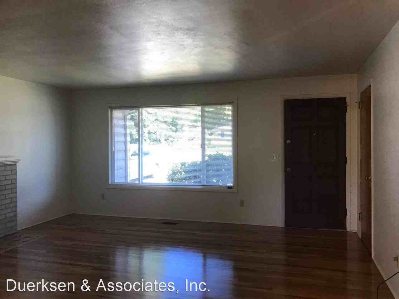 2220 Nw Elmwood Dr - Photo 2 of 9