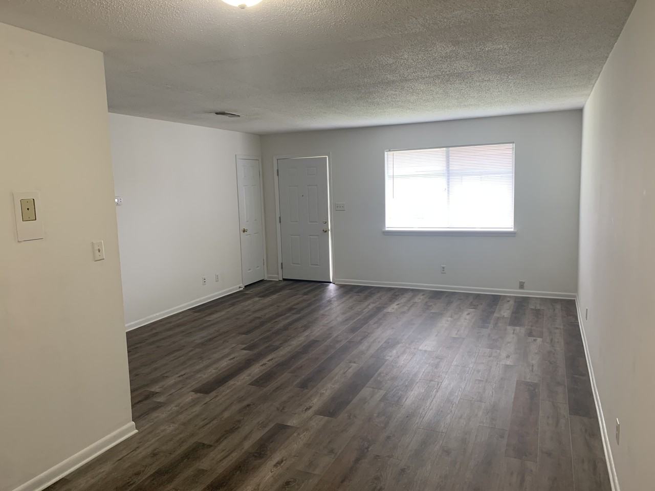 322 Pelham Rd - Photo 2 of 7