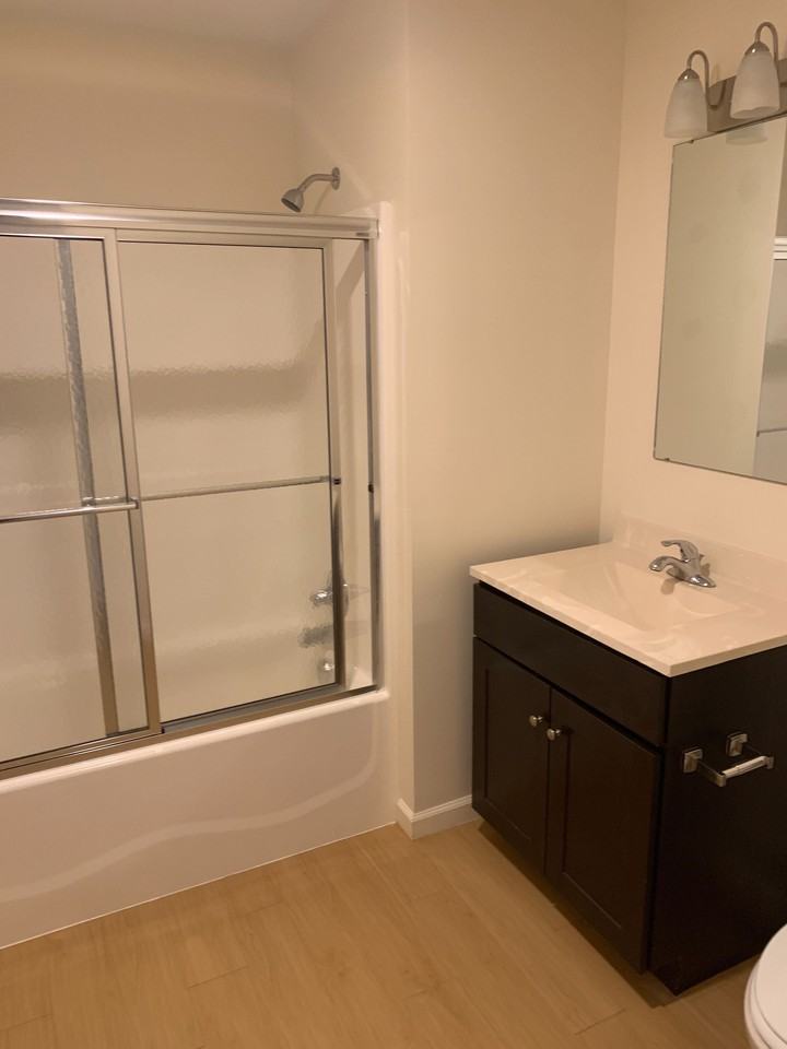 26 Village Pl - Photo 3 of 11