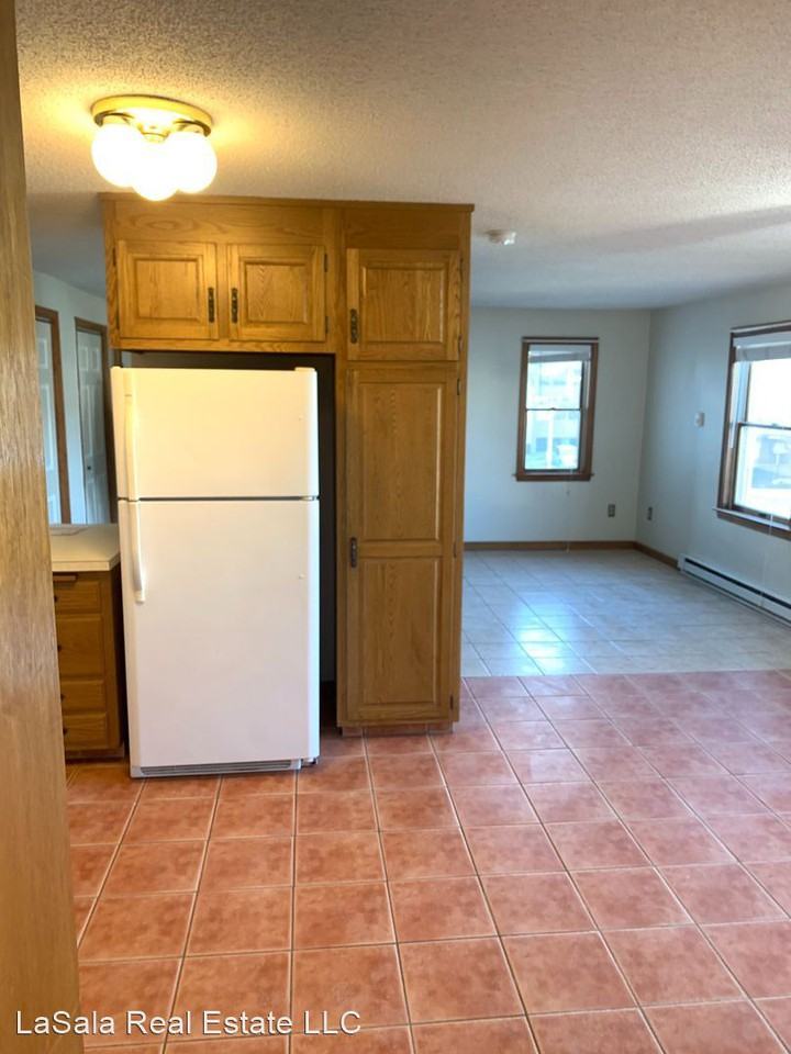 466 East St #A3 - Photo 3 of 11