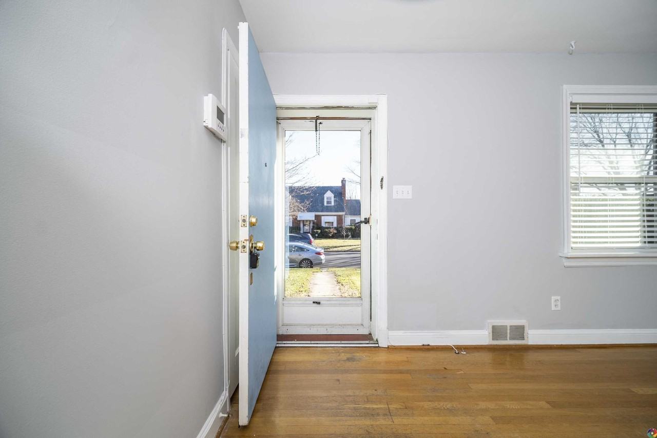 3408 Griffin Ave - Photo 2 of 26