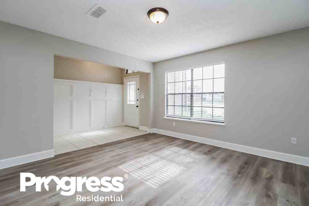 1670 Cracker Creek Ct - Photo 3 of 16