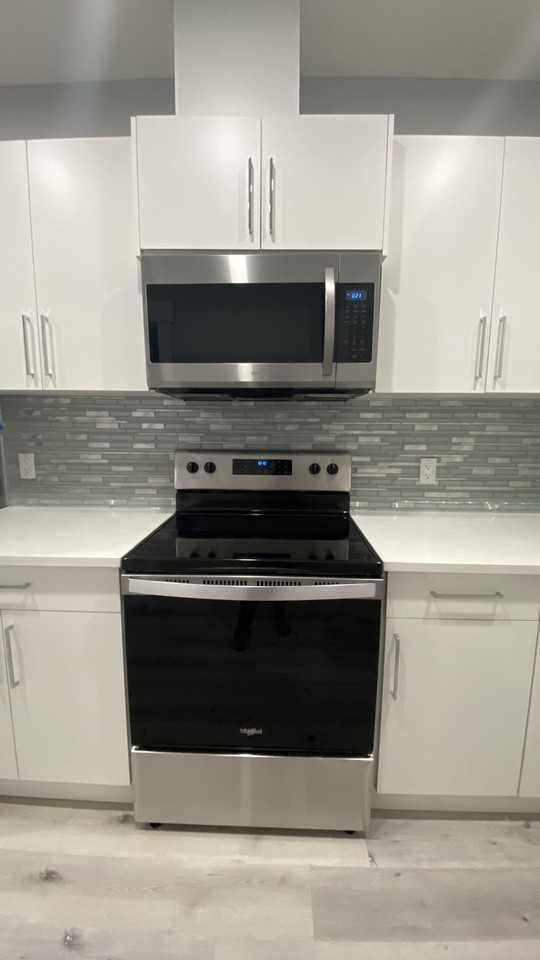 1903 24 St NW - Photo 2 of 11