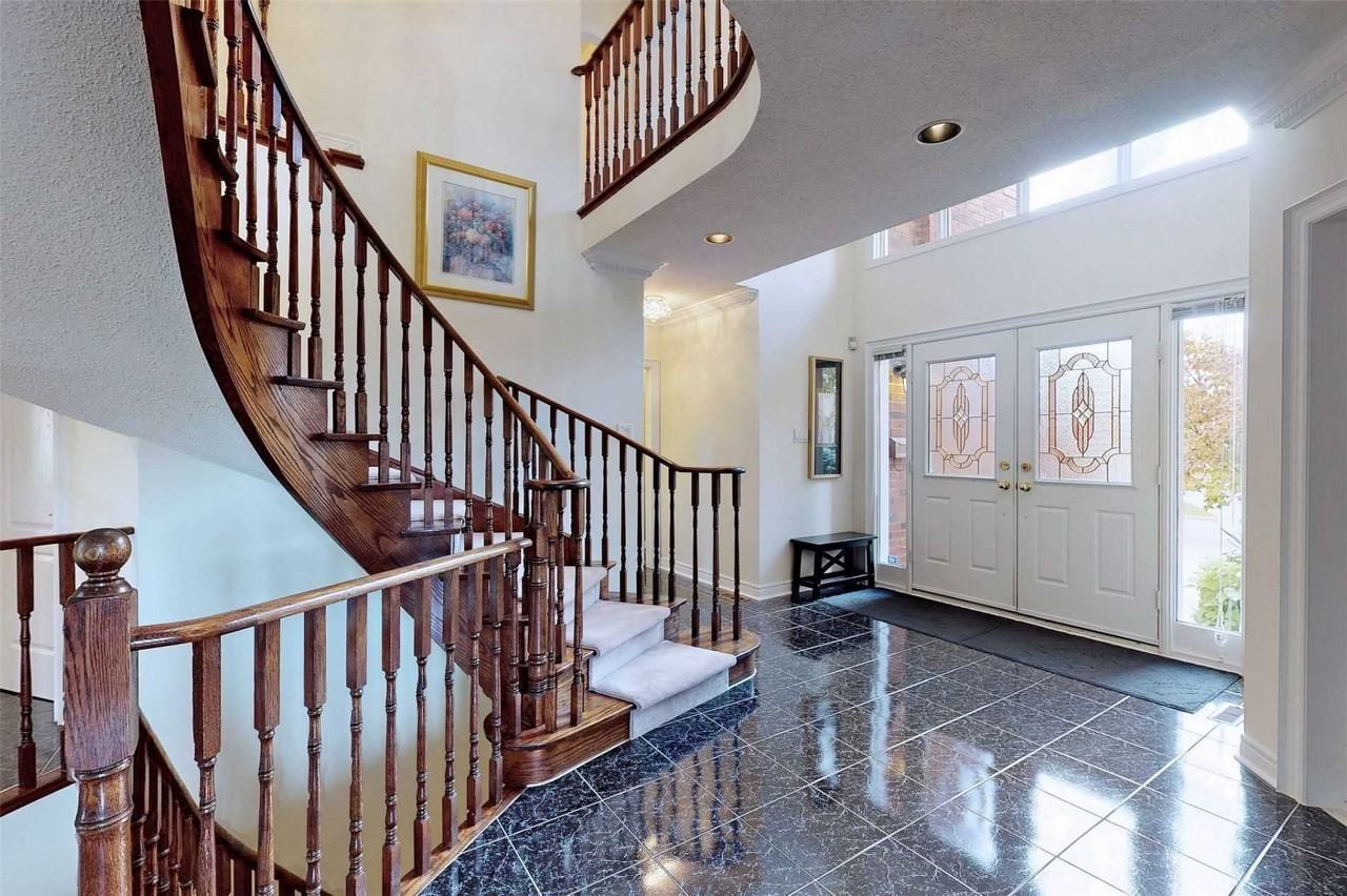 37 Dumfries Drive - Photo 3 of 21