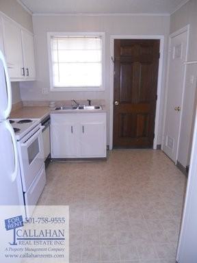 8211 E Woodview Dr - Photo 2 of 6