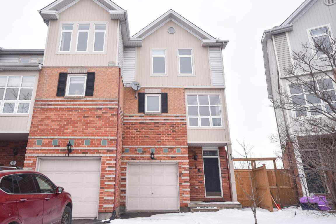 69 Robinson Ave, Ottawa, ON K1N 8N8 3 Bedroom Apartment for 2,700