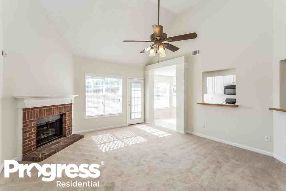 1450 Elena Dr - Photo 3 of 16