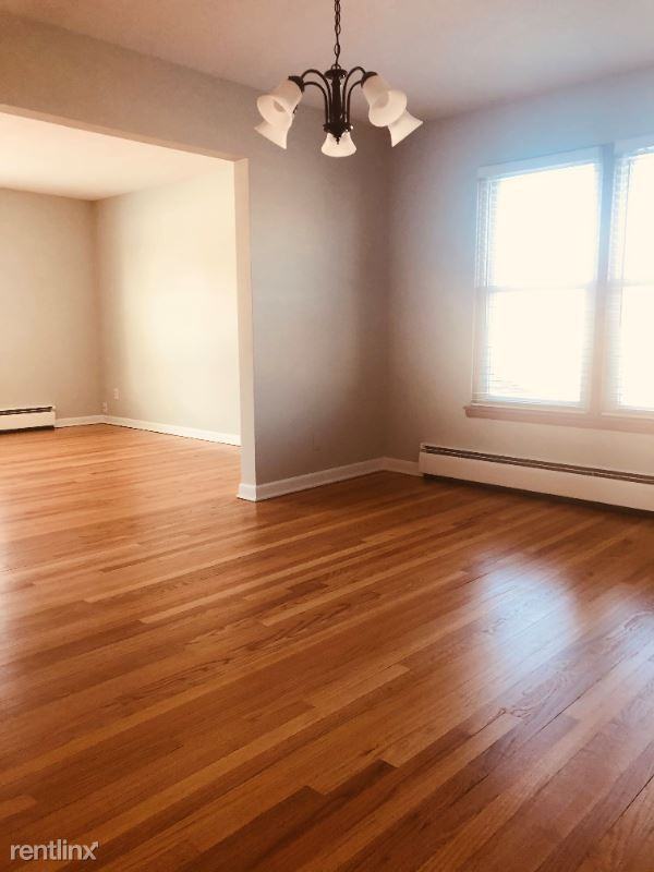 4485 Central Ave - Photo 3 of 8