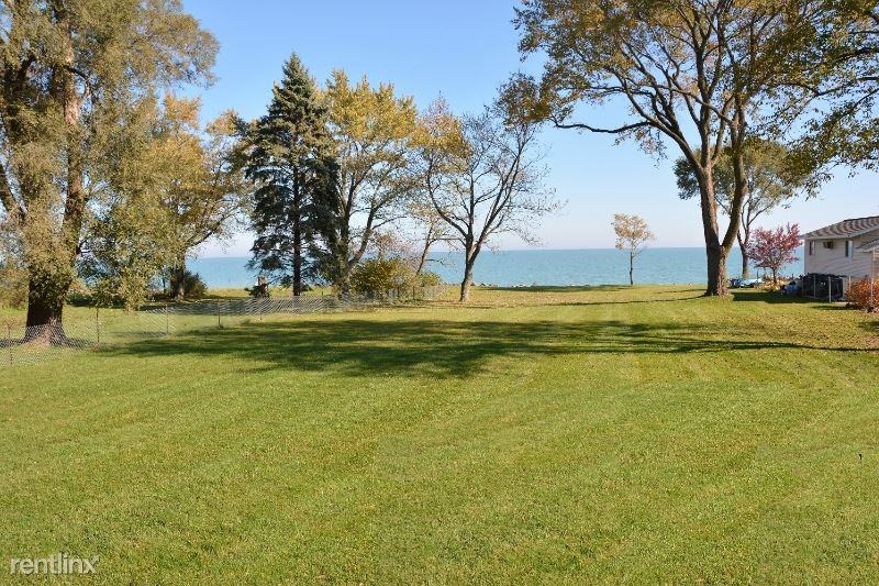 9411 Lakeshore Dr - Photo 2 of 38