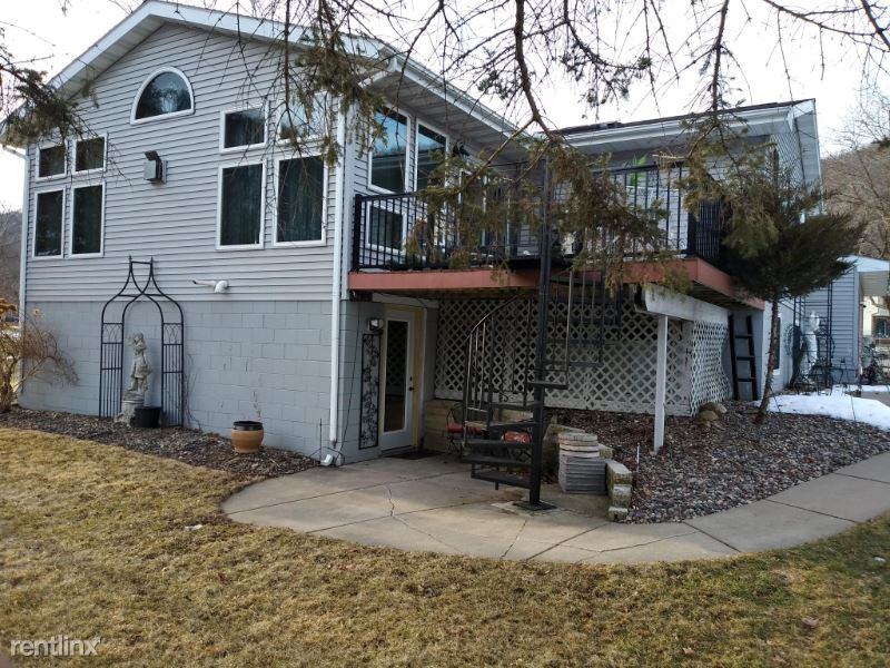 68 Warren Ct - Photo 3 of 10