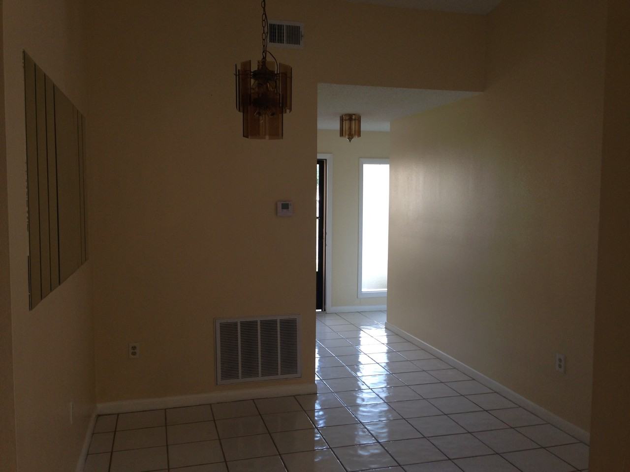 10812 Livingston Dr - Photo 3 of 12