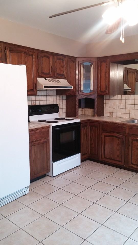 1277 Gentian Dr SE - Photo 2 of 8
