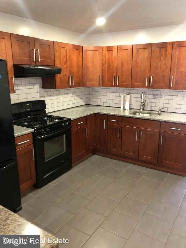 1250 N 29th St - Photo 3 of 10