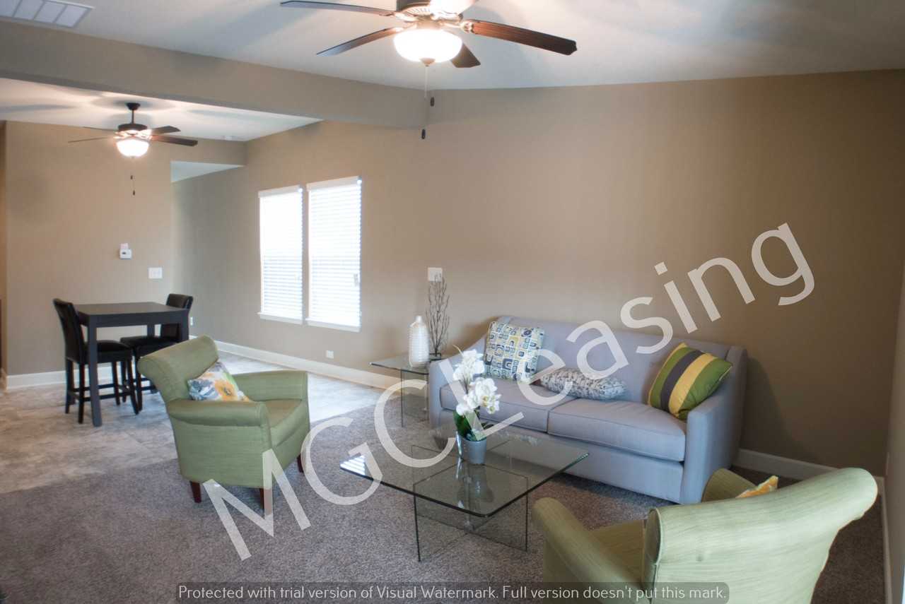 2201-2207 SW Burningwood Ln - Photo 2 of 33