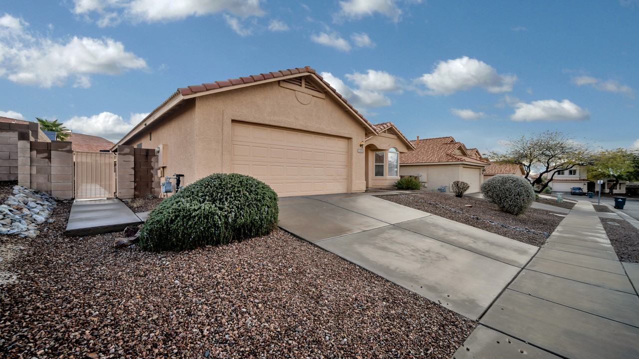 10207 E Buffaloberry Loop - Photo 2 of 25