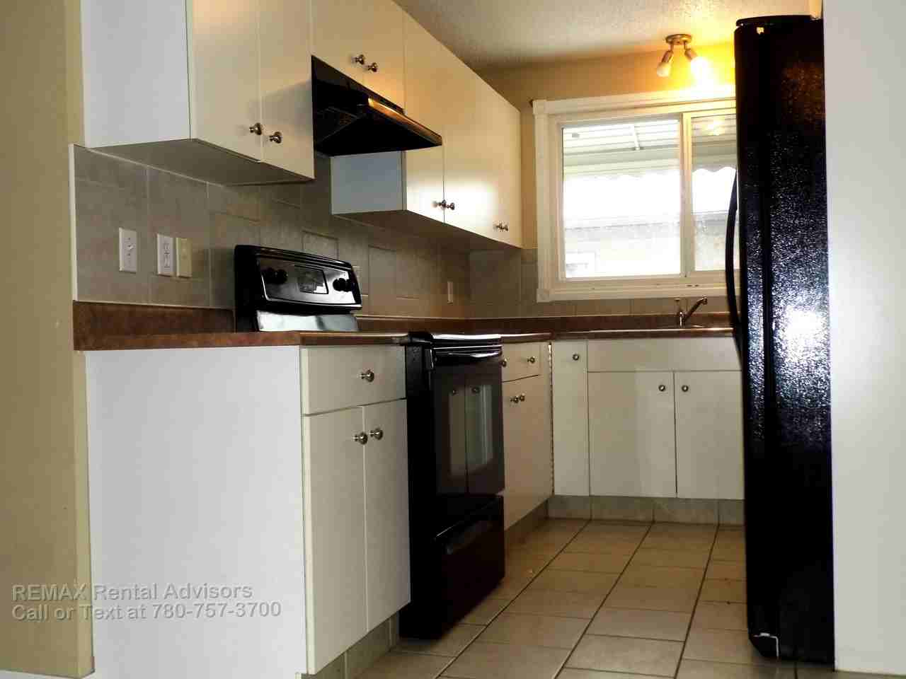 13911 64 St Nw - Photo 2 of 12