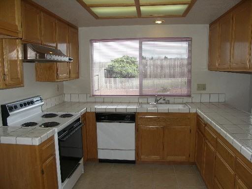1190 Exeter Dr - Photo 3 of 19