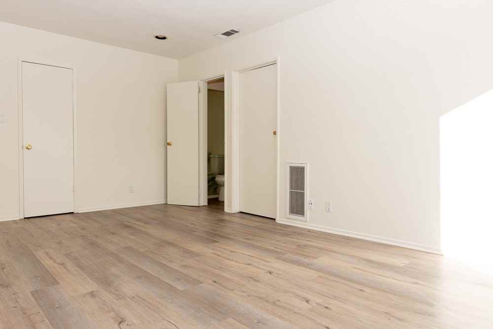 Two Weeks Free! Upper 1 Bedroom, 1.5 Bathroom in Prime Pico - Robertson location! - Photo 3 of 15