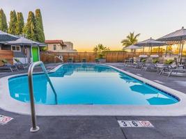 featured image of 124 N Tustin Ave