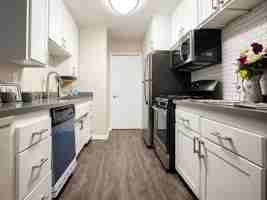 featured image of 124 N Tustin Ave