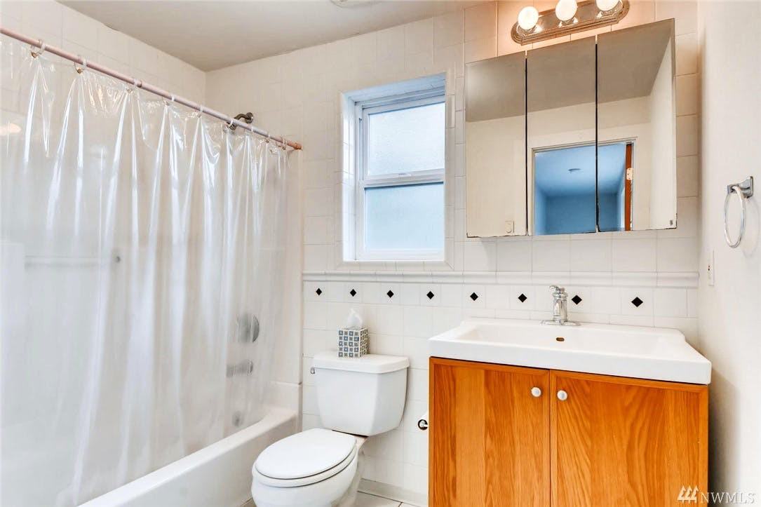 2319 Ne 86th St - Photo 3 of 7