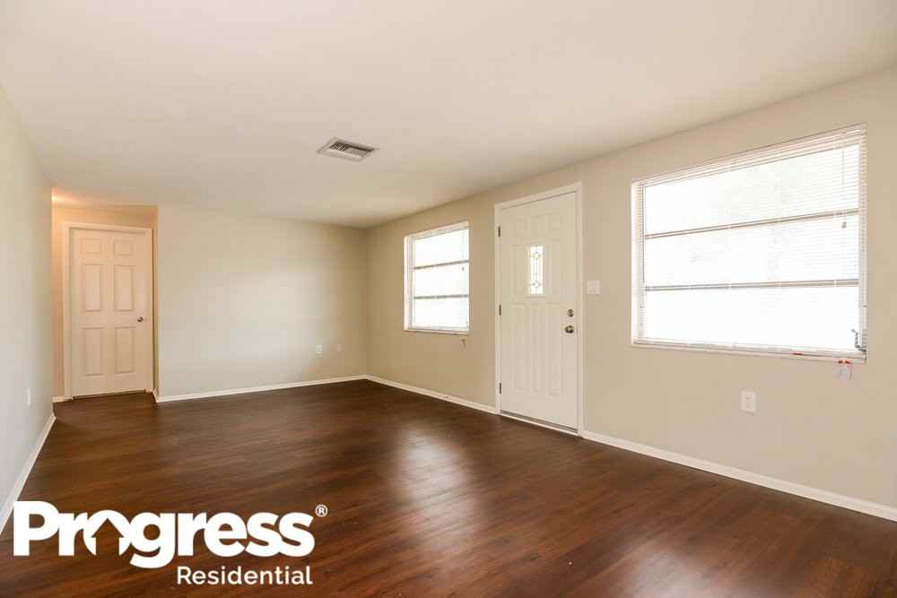 1012 Normandy Blvd - Photo 2 of 14