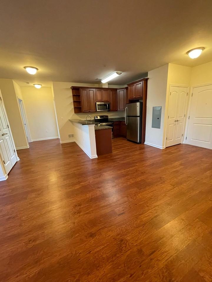 Jaclyn Heights - Photo 7 of 14