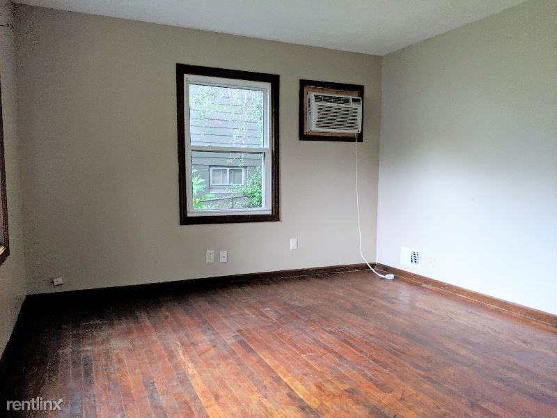 4216 Emmet St - Photo 3 of 9