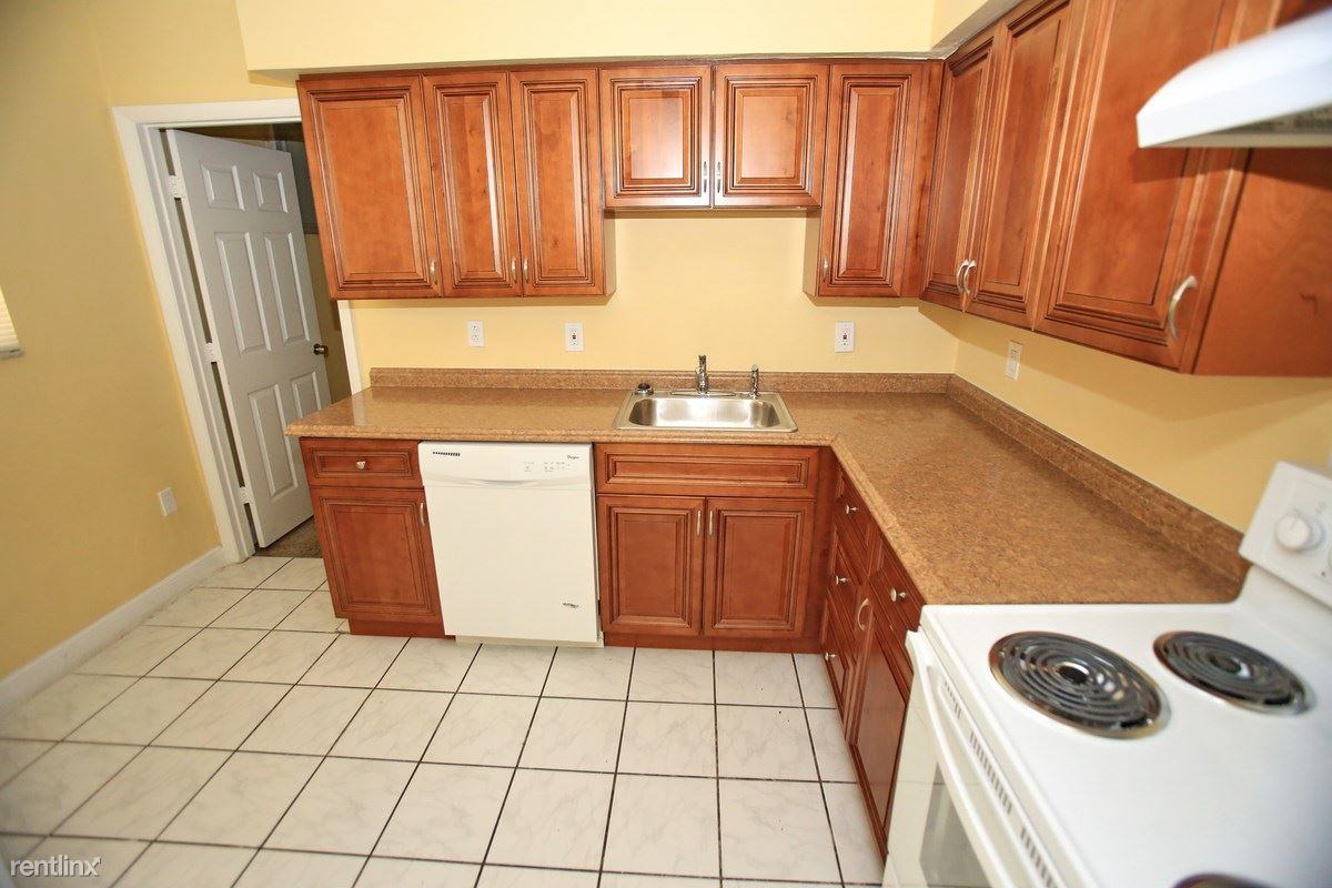 681 Nw 37th Ave - Photo 2 of 13