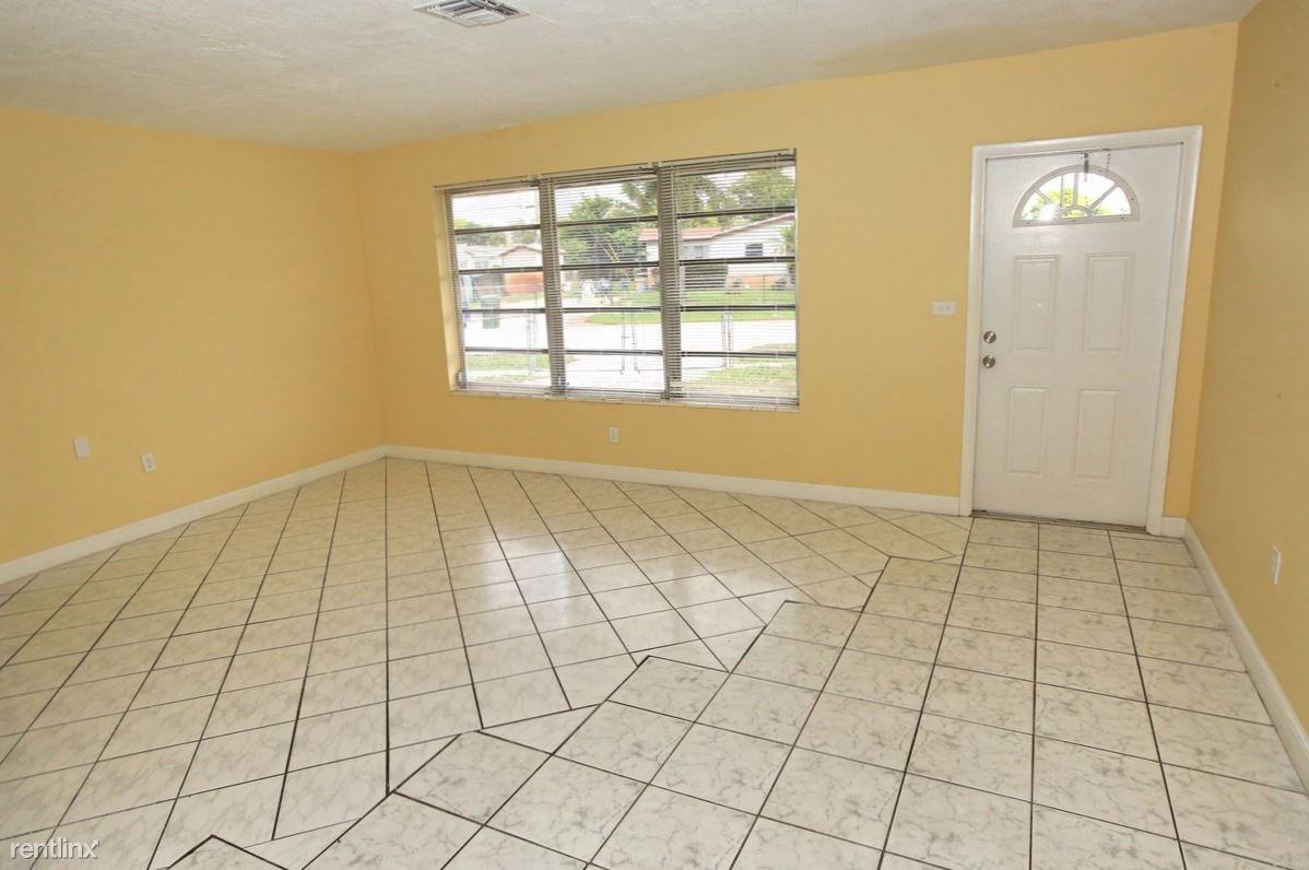 681 Nw 37th Ave - Photo 3 of 13