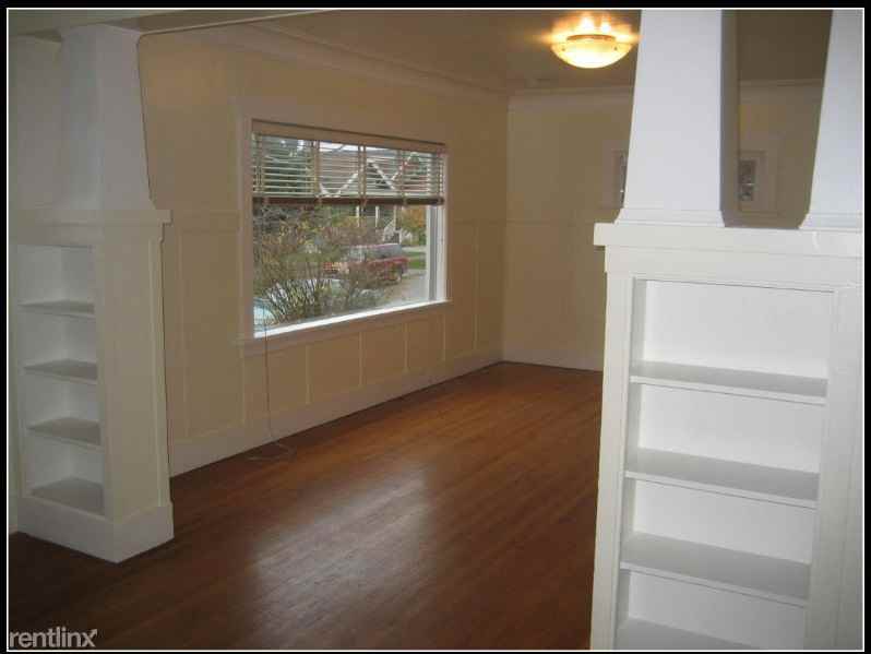 4703 Fremont Ave N - Photo 3 of 16