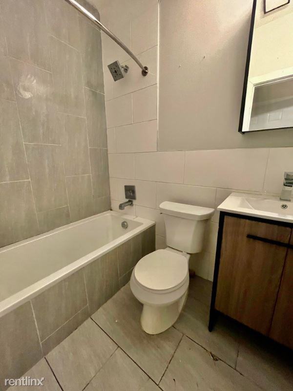 334 334 Whiton St 2S - Photo 3 of 5