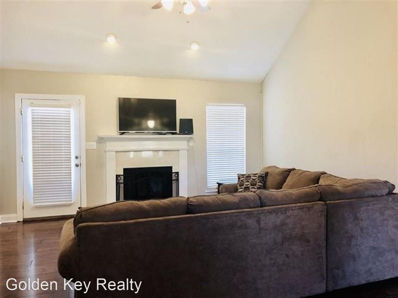 100 Kestral Way - Photo 2 of 12