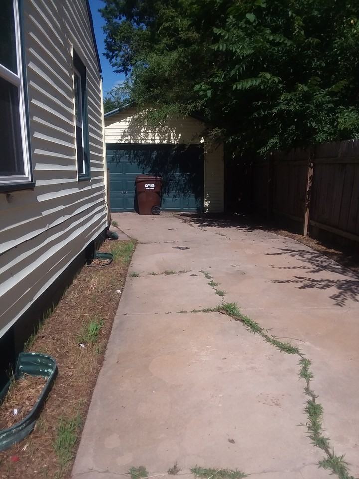 2312 N Piatt St - Photo 2 of 6