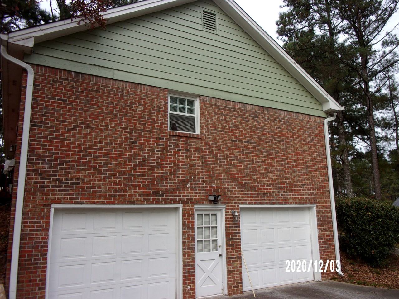 995 Walker Place Drive - Photo 5 of 6