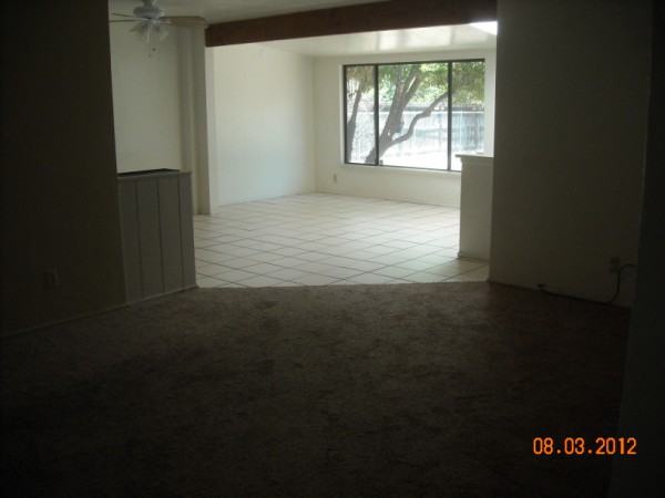 2536 N Stewart Ave - Photo 5 of 21