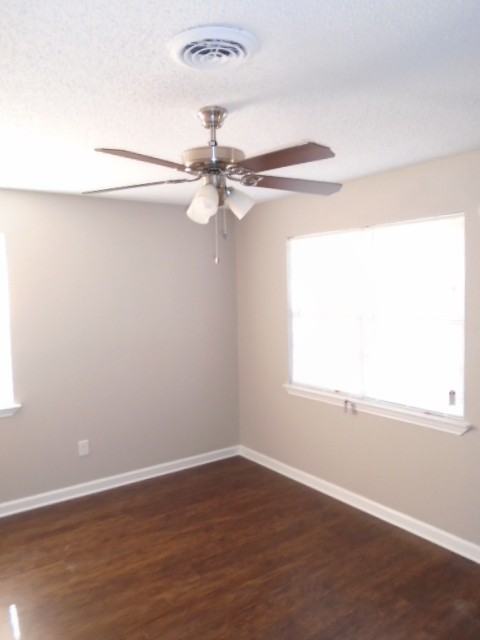 2000 Mount Pleasant Dr - Photo 2 of 9