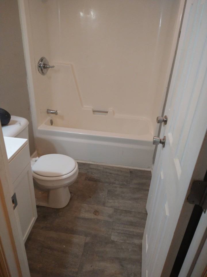 104 Brown Ct - Photo 2 of 5