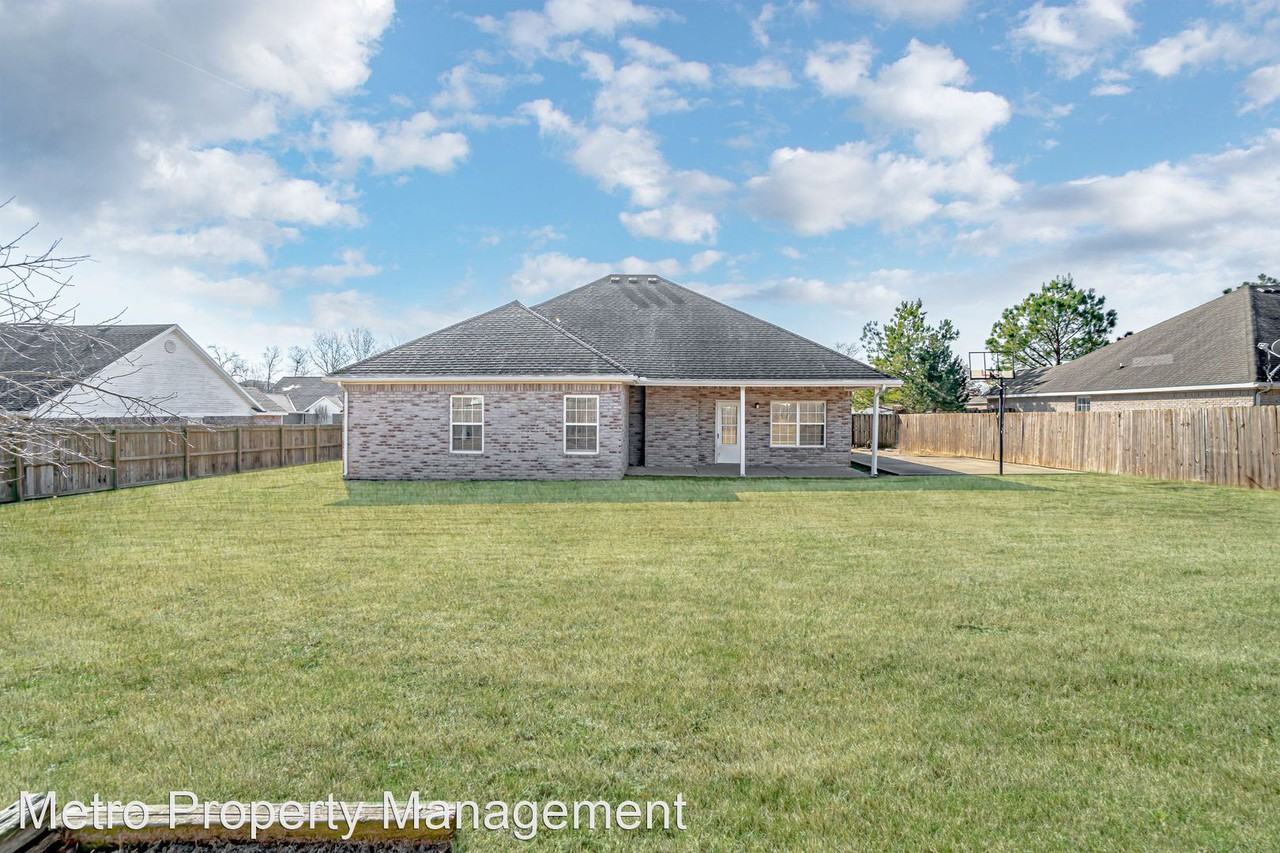 421 Kate Dr - Photo 2 of 17