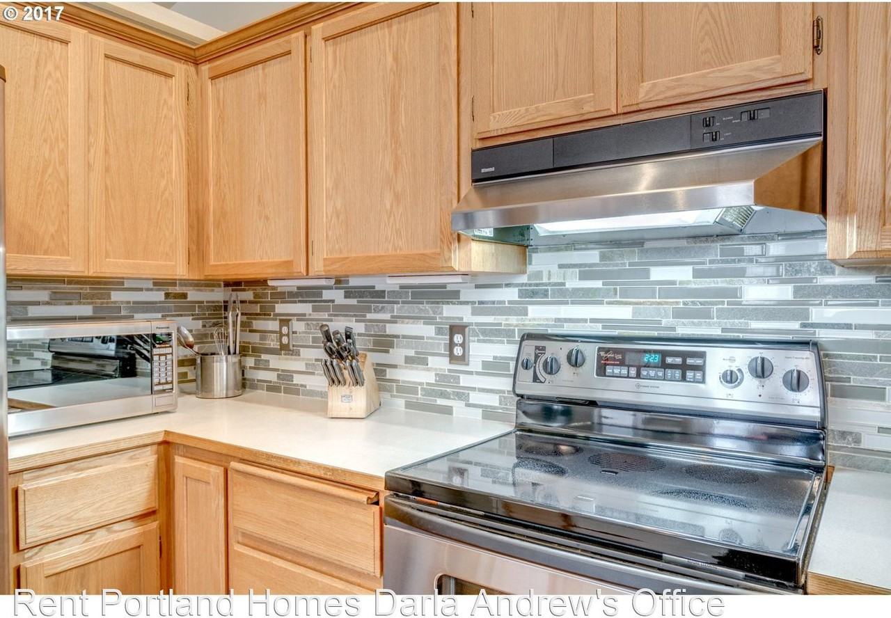 8493 Ne Windstone St - Photo 2 of 9