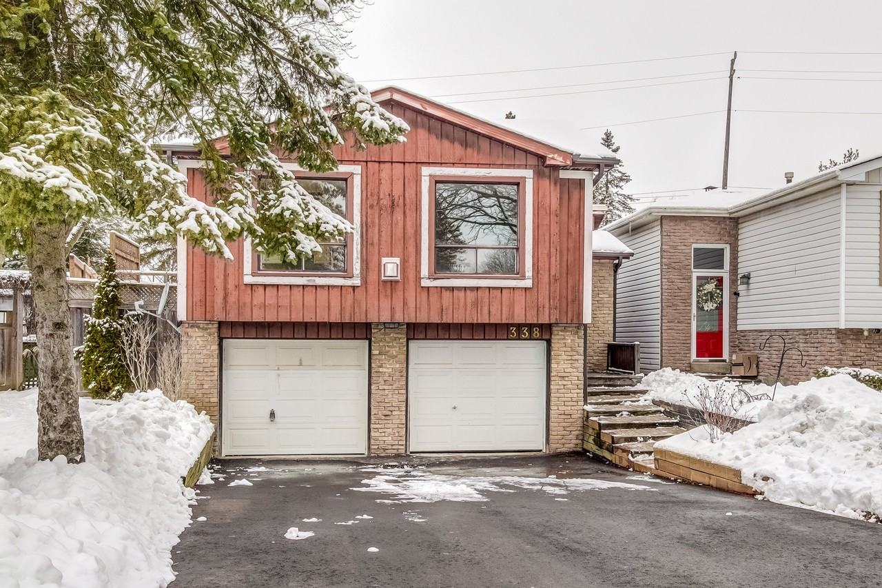 338 Whitehead Crescent - Photo 2 of 18