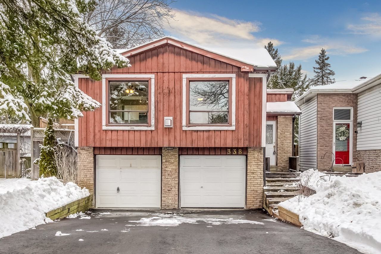 338 Whitehead Crescent - Photo 3 of 18