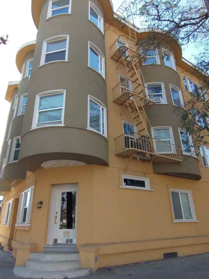 925 Martin Luther King Jr Way - Photo 2 of 17