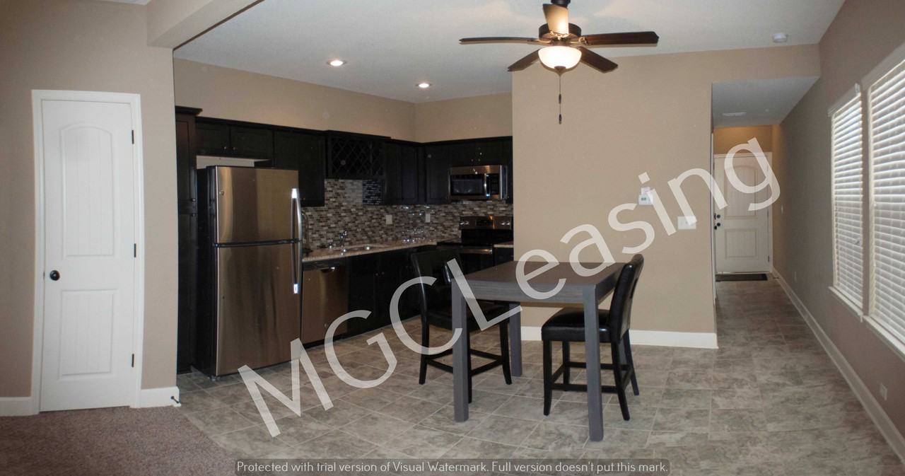 2201 Sw Burning Wood Ln - Photo 2 of 10